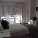 4u Iv Airport בית הארחה ליסבון