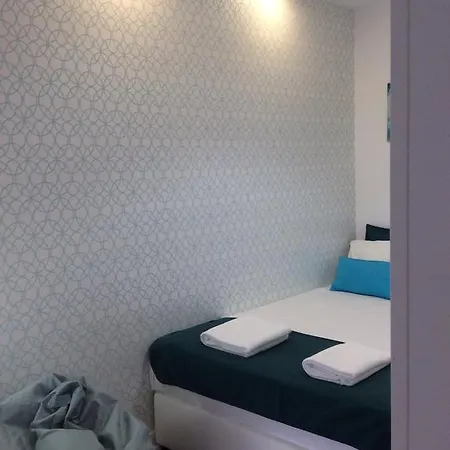 4u Iv Airport Guest house