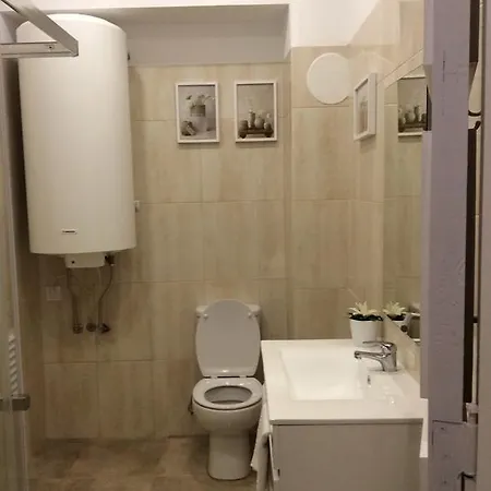 4u Iv Airport 招待所