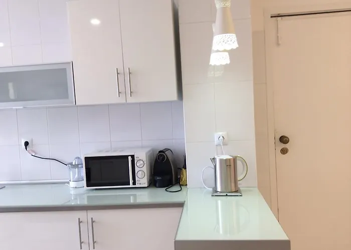 4u Iv Airport Lisbon