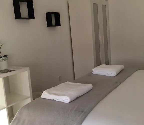 4u Iv Airport * Lisbon