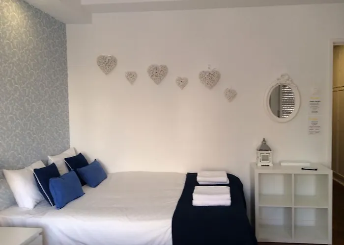 4u Iv Airport Guest house