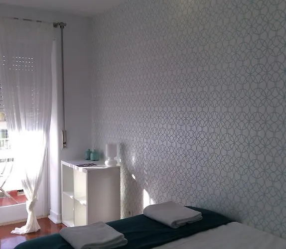 4u Iv Airport * Lisbon